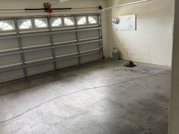 5th image of 105 Windridge St