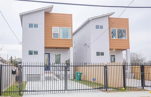 2214 Des Chaumes St Photo 1