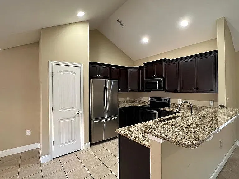 308 Marquis Ct — Photo 5