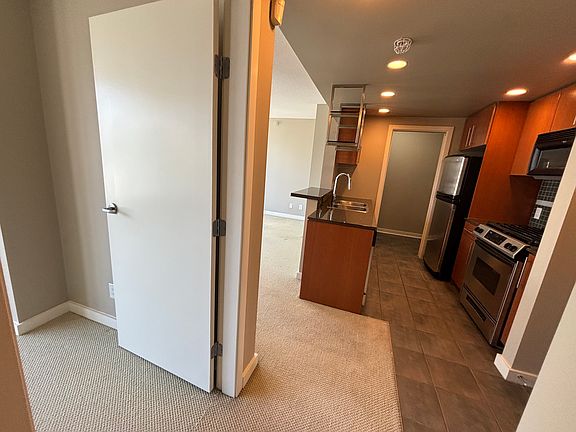 4th image of 550 Pacific St #2007