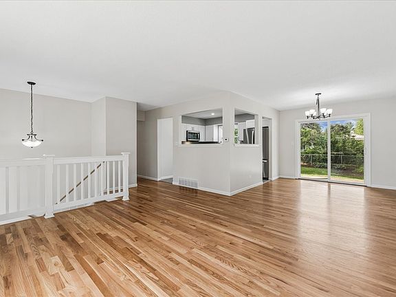 5th image of 4913 Redbird Ln
