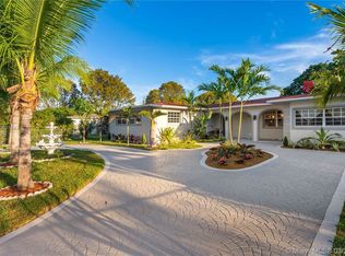 1080 NE 167th St, North Miami Beach, FL 33162