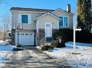 19800 S Edinburgh Ln, Frankfort, IL 60423