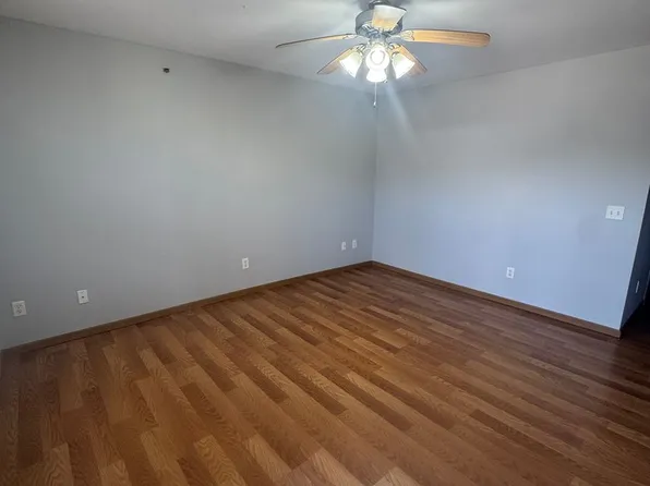 Bolivar 17 Plex, 281 N Boston Ave #11, Bolivar, MO 65613