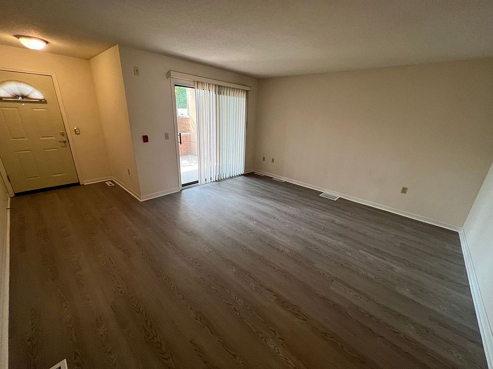 The Parkridge Apartments - 10051 W Lisbon Ave Wauwatosa WI | Zillow