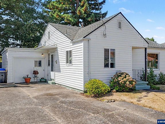 2nd image of 2095 University St SE
