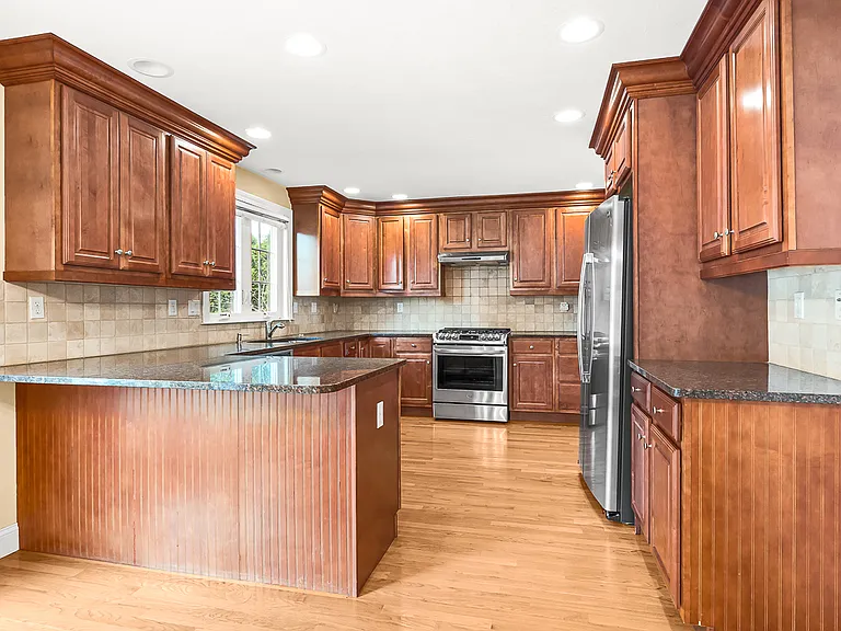 46 Loring Ave — Photo 10