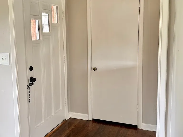 2673 S Sandusky Ave — Photo 5