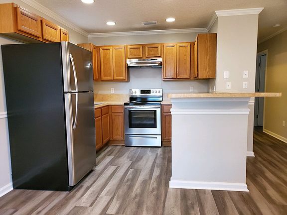 5th image of 3635 Gilmore St