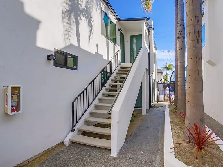 Beautifully Renovated Property perfectly situated between North Park and Normal Heights! — Photo 35