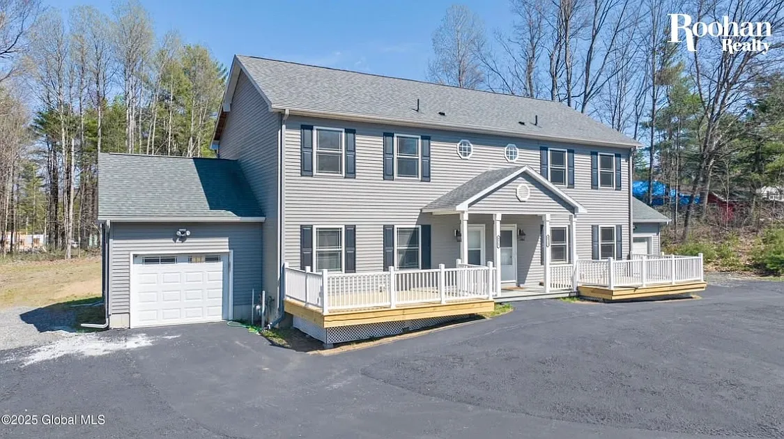 3 bed, 2.5 bath, $2,800 — Photo 1