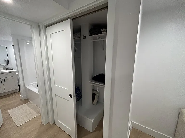 1124 Lakeview Blvd E — Photo 10
