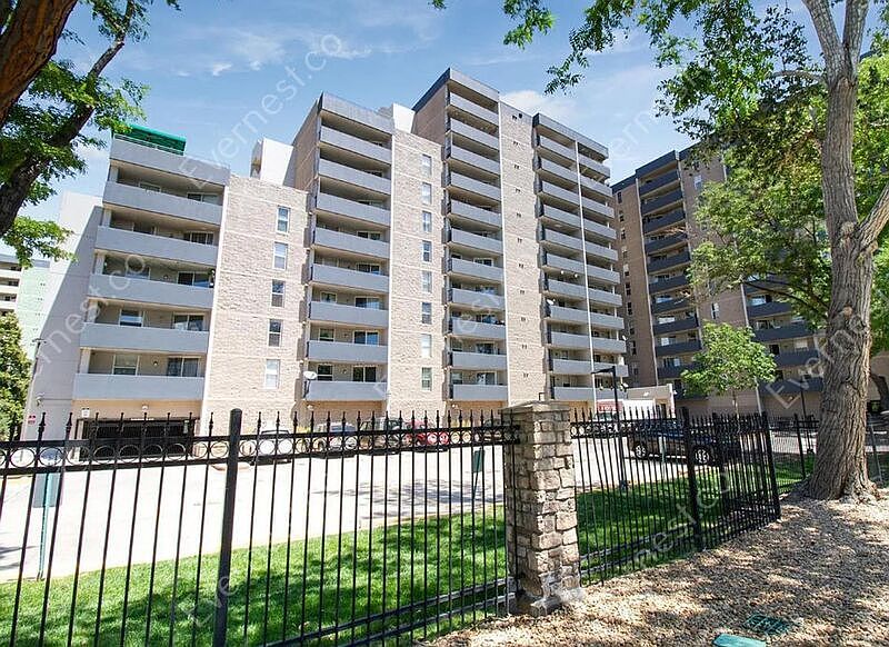1st image of 601 W 11th Ave APT 806