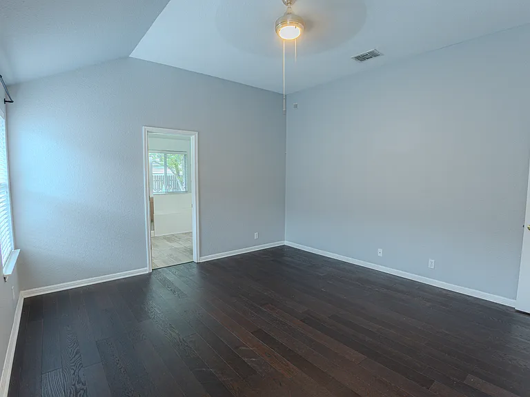 208 Discovery — Photo 27
