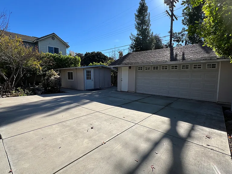 1615 Lyndon St — Photo 46