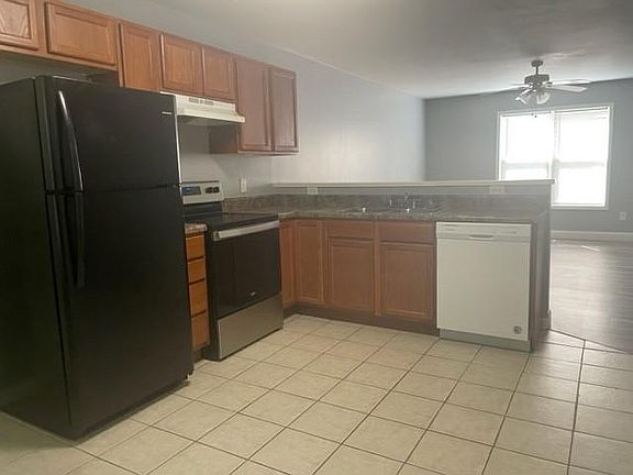 4th image of 1513 Ward St