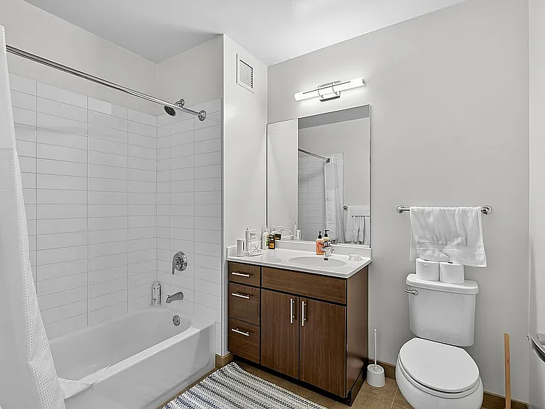 River North Luxury, On Display — Photo 53