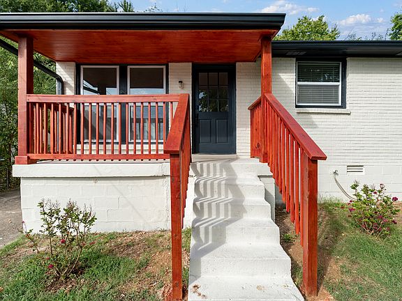 3rd image of 3217 Crowe Dr