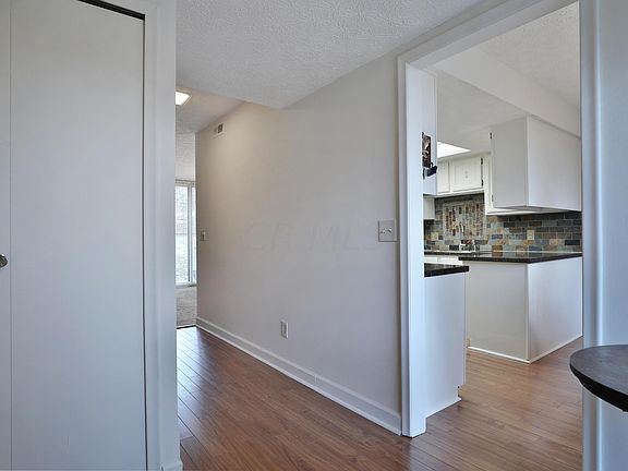 3rd image of 4787 Crazy Horse Ln #6