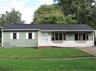 8515 Waterview Rd, Machesney Park, IL 61115