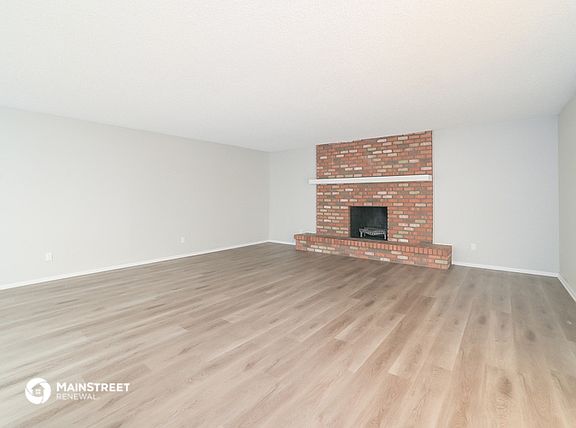 4th image of 10347 W Hazelwood Ave