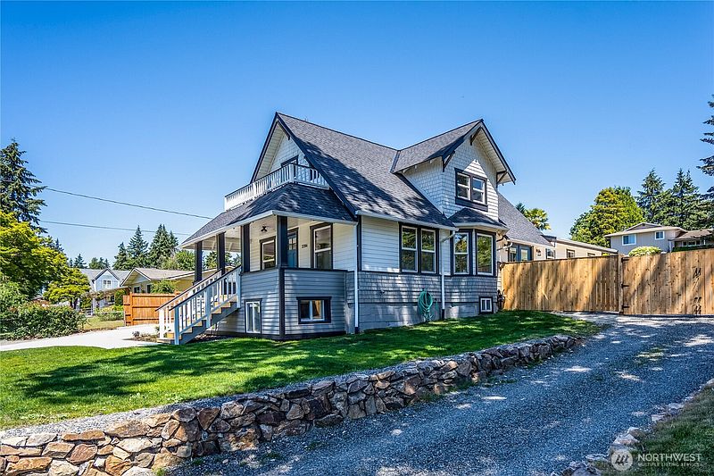 3rd image of 2206 15th Avenue