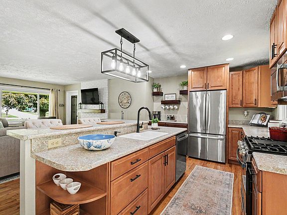 5th image of 1366 Maiden Ln