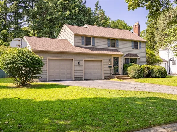 79 Bellehurst Dr, Rochester, NY 14617