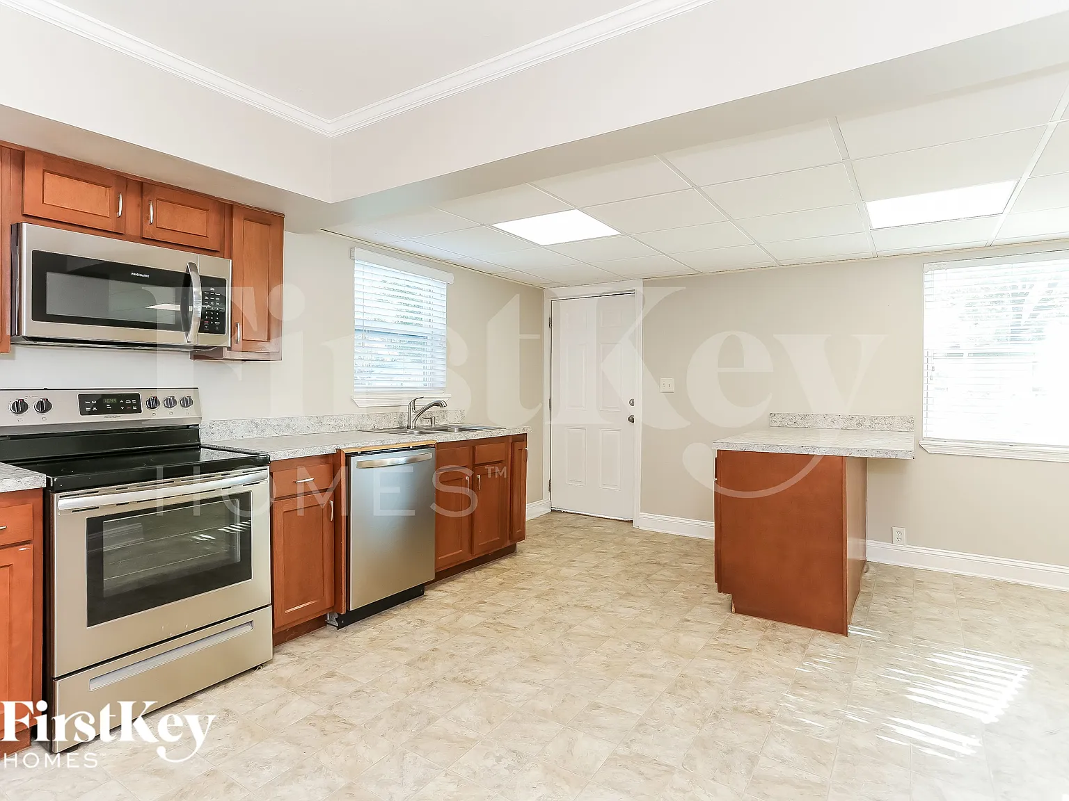 4 bed, 2.5 bath, 1860 sqft, $1,520 — Photo 4
