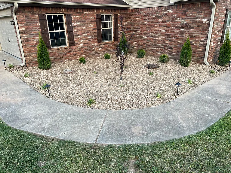 317 Stonegate Dr — Photo 3