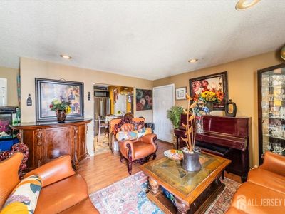 19 Pembrook Ave, North Brunswick, NJ, 08902