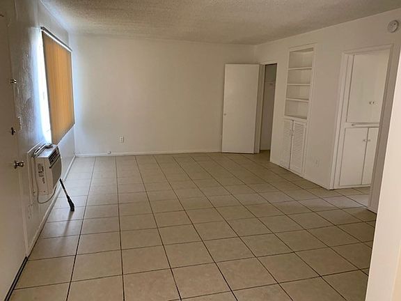 4th image of 179 E Ralston Ave #6
