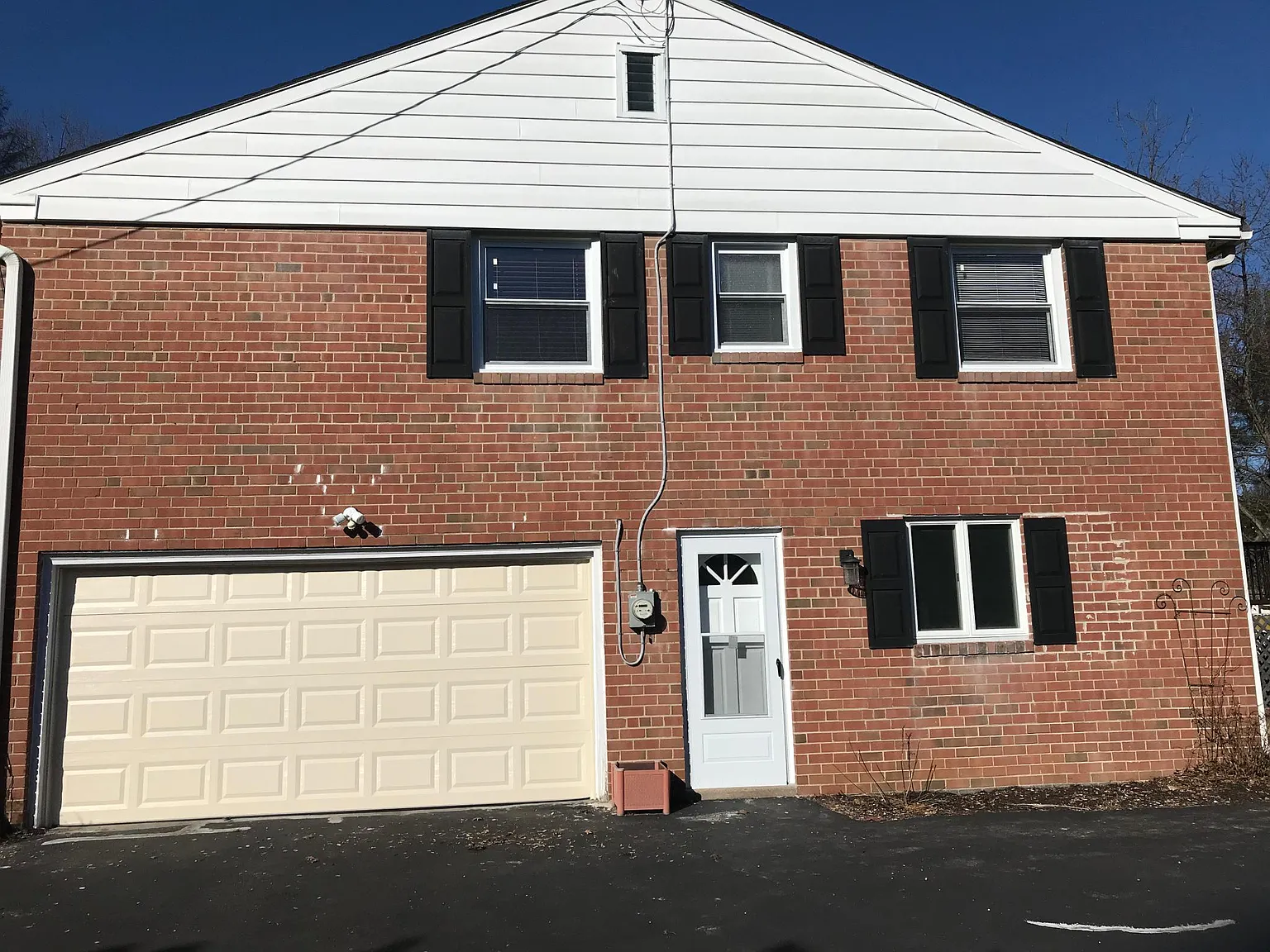 3 bed, 2.5 bath, 2822 sqft, $4,000 — Photo 4