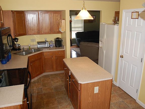 2nd image of 1039 Falcon Ct