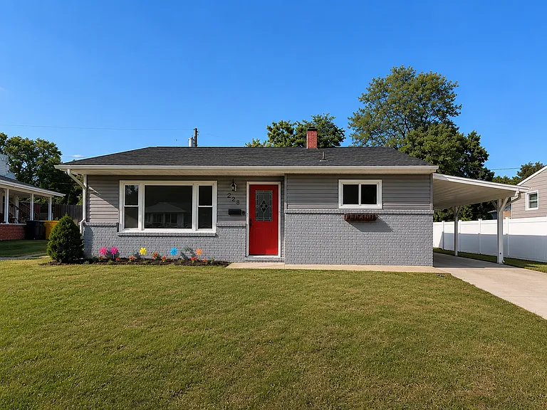 228 Williams Rd — Photo 1