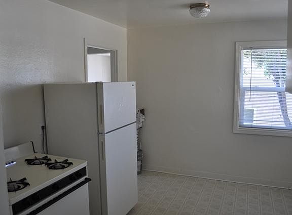 5th image of 4309 Lamont St