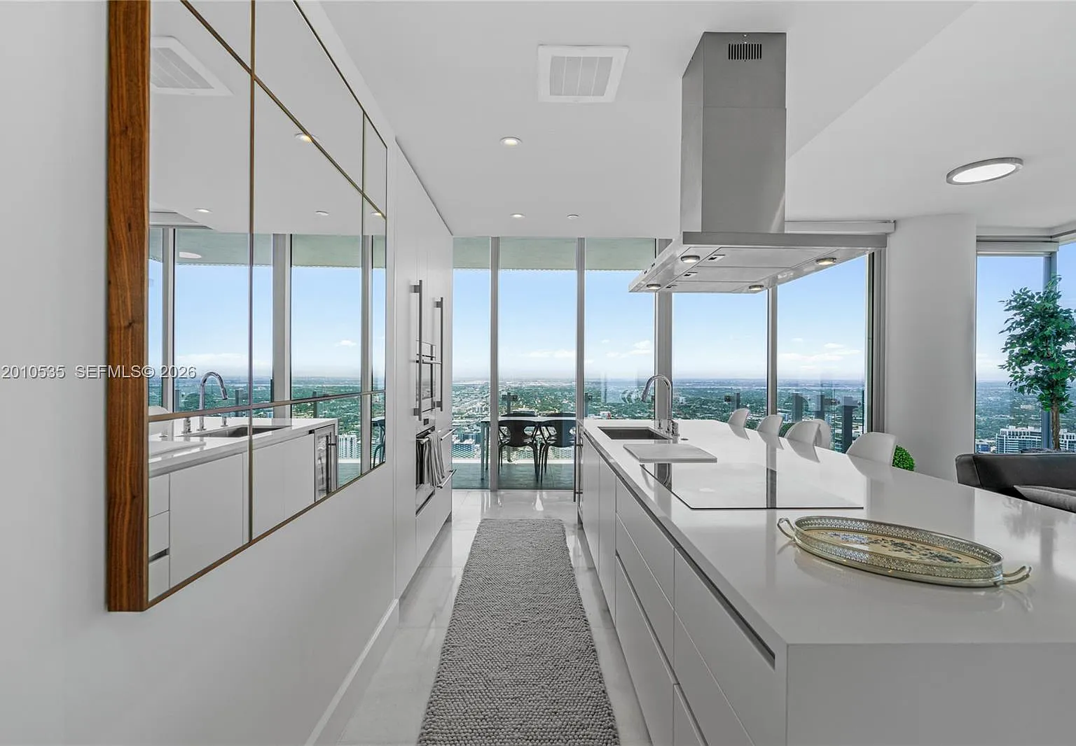 2 bed, 2.0 bath, 1150 sqft, $9,850 — Photo 2