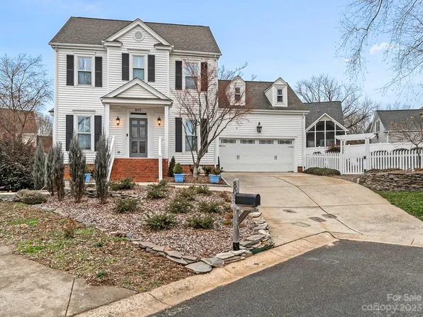 805 Blackburn Ct, Charlotte, NC 28209