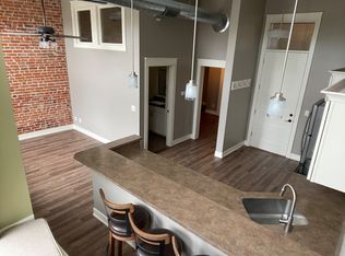 825 Broad St UNIT 1, Grinnell, IA 50112