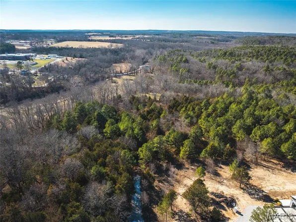 Nichols St, Houston, MO 65483