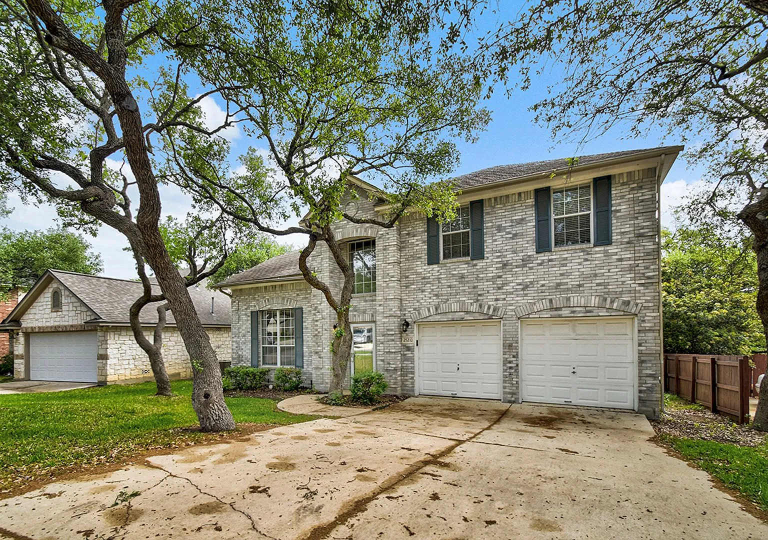 Beautiful and impeccably maintained traditional home located in the highly desirable Waters at Ca... — Photo 2