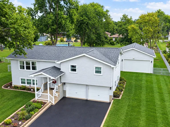 2814 Hawkshead Dr, New Lenox, IL 60451