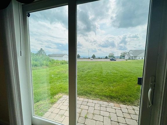 5th image of 28 Rose Ln