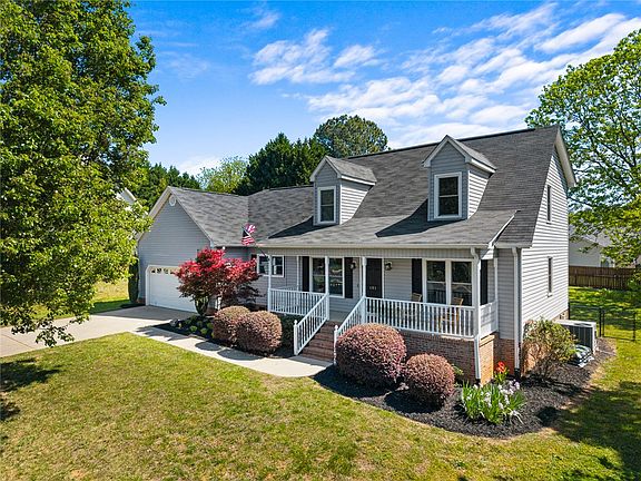 2nd image of 101 Meadow Ridge Dr