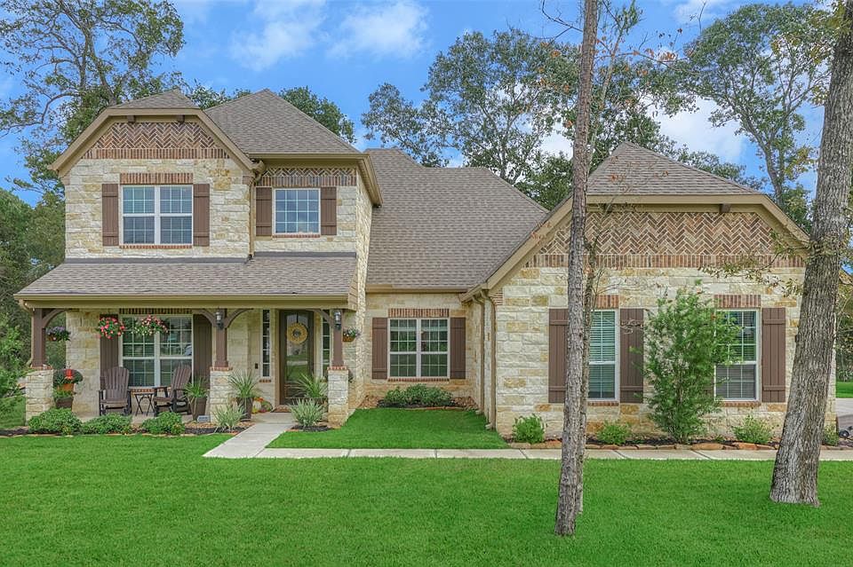 Welcome to home to 231 Magnolia Reserve.