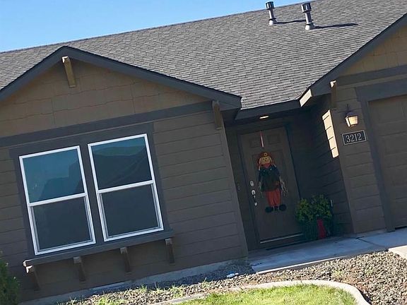 2nd image of 3212 Canterbury Ln