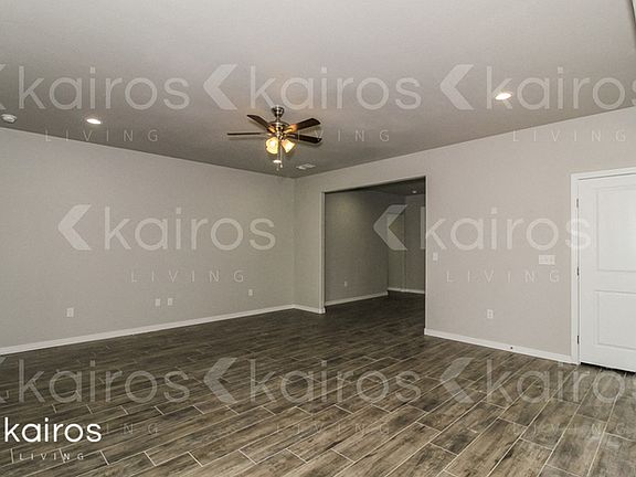 2nd image of 2704 Destin Ave