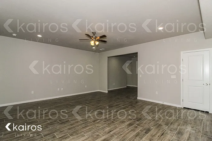 2704 Destin Ave — Photo 2