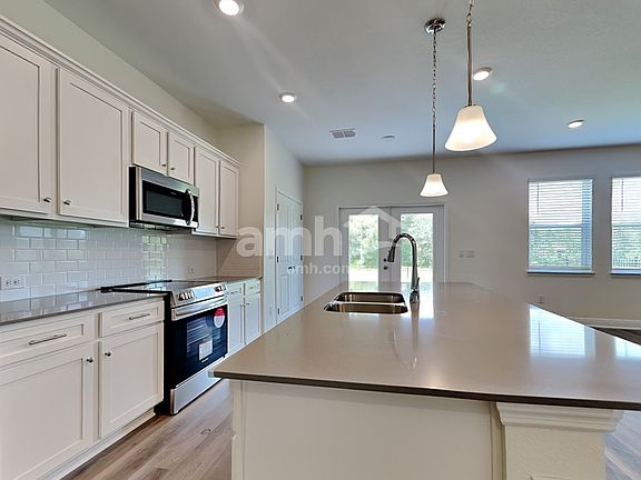 3rd image of 27212 Saint Andrews Ave