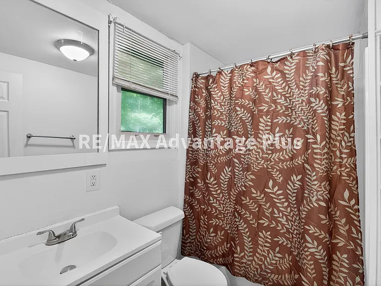 504 Longwood Ave — Photo 8